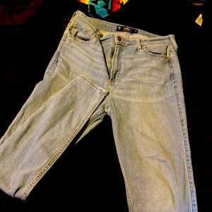 Hollister ultra high rise. Super skinny 13 regular.